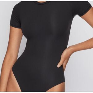 SKIMS Fits Everybody T-Shirt Bodysuit Black Short Sleeve Cotton Stretch Medium